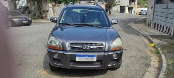 HYUNDAI TUCSON 2.0 MPFI GLS 16V 143CV 2WD FLEX 4P AUTOMÁTICO HYUNDAI TUCSON 2.0 MPFI GLS 16V 143CV 2WD FLEX 4P AUTOMÁTICO